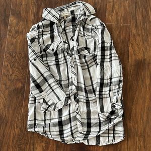 Black and white lightweight button up